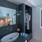 Azar Luxury & * 이메로비글리