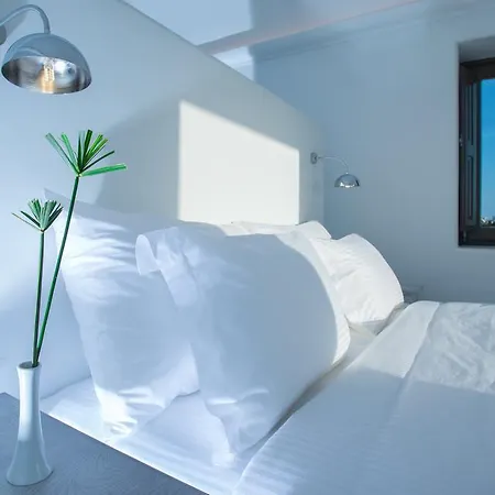Azar Luxury Villas & Villa Imerovigli (Santorini)