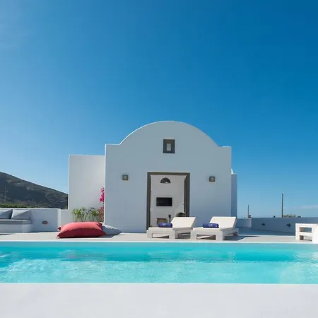 Azar Luxury Villas & *
