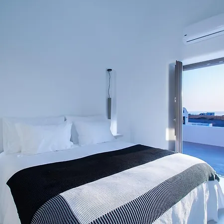 Villa Azar Luxury & Imerovigli (Santorini)