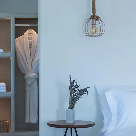 Azar Luxury Villas & Villa Imerovigli (Santorini)