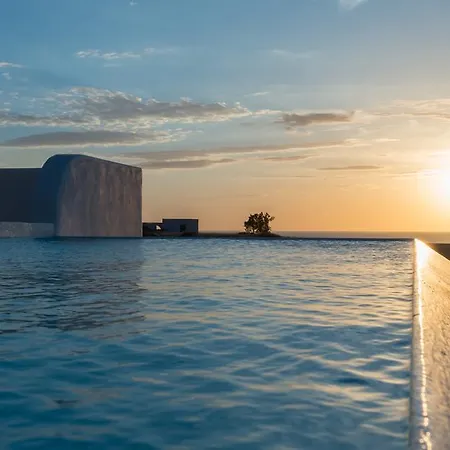Azar Luxury Villas &