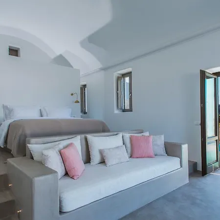 Azar Luxury Villas &