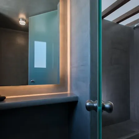 Azar Luxury Villas&suites Imerovigli (Santorini)