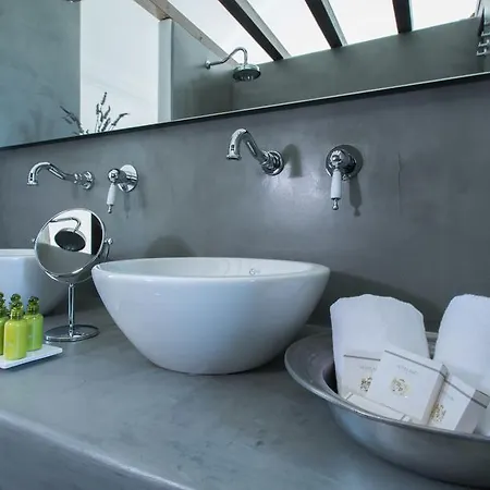 Azar Luxury Villas&suites