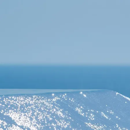 Azar Luxury Villas&suites Imerovigli (Santorini)