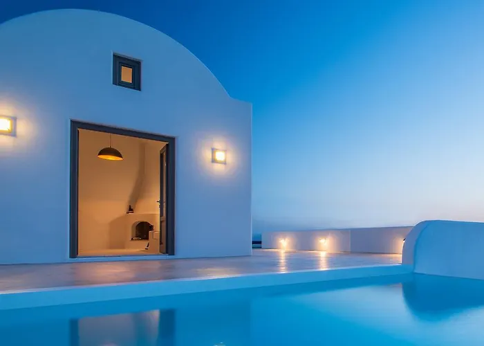 Azar Luxury & Imerovigli (Santorini)